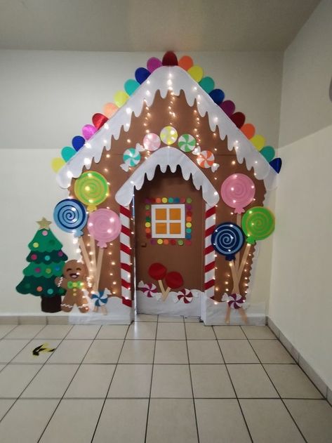 Christmas Cubicle Decorations, Christmas Hallway, Home Decorations Ideas, Decoration Nails, Bathroom Christmas, Door Decorations Classroom Christmas, Classroom Christmas Decorations, Diy Christmas Door, Christmas Door Decorating Contest