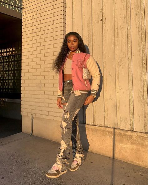 Pink Streetwear, Varsity Jacket Outfit, Jacket Outfit Women, Jacket Making, Tomboy Outfits, Tomboy Style Outfits, Jacket Outfit, Streetwear Fashion Women, Cute Swag Outfits