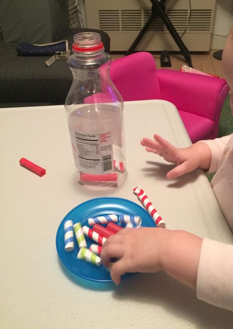 Straw drop in a bottle is a good activity for arrivals/departures. It will keep the toddlers busy at the table so that the classroom doesn't get so crazy in the morning or afternoons. It also helps the toddler with motor skills. Montessori Lesson Plans, Baby Activities 1 Year, Activities For One Year Olds, Toddlers Activities, Toddler Games, Montessori Lessons, Busy Activities, Baby Activities, Toddler Development