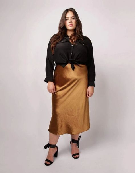 Plus Size Silk Skirt, Silk Skirt Plus Size, Satin Skirt Plus Size, Silk Midi Skirt Outfit, Style Satin Skirt, Satin Midi Skirt Outfits, Slip Skirt Outfit, Silk Skirt Outfit, Satin Skirt Outfit