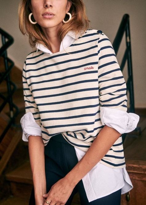 b4568df26077653eeadf29596708c94bdesc52898436ri Mode Casual, Mode Inspo, Tgif, Top 20, Parisian Style, Look Fashion, Striped Shirt, Hands On, Work Outfit