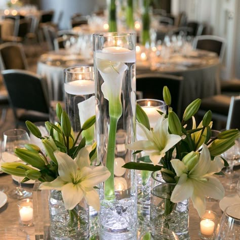 Lilly Flower Wedding Decorations, Calla Lillies Centerpieces Wedding, White Lily Wedding Decorations, Calla Lilly Arrangements Centerpieces, White Lily Centerpieces, Wedding Calla Lillies Decor, White Lilies Wedding Decor, Calla Lily Decorations, Calla Lily Table Centerpiece