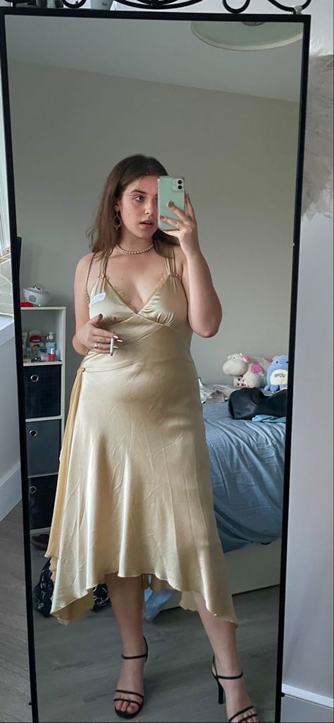 Mid Size Maxi Dress, Midsize Body Reference Drawing, Prom Dress Inspo Midsize, Maxi Dress Mid Size, Midsize Slip Dress, Mid Size Reference, Mid Size Dress Formal, Prom Midsize, Prom Dresses For Midsize