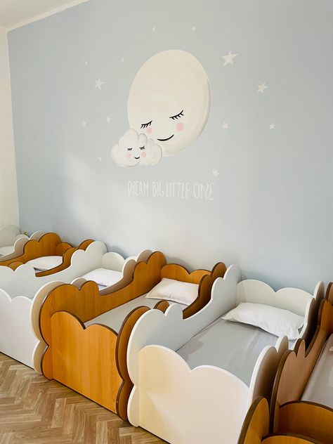 Montessori bed #cloudbed #montessori #daycare Daycare Beds, Aesthetic Daycare, Daycare Aesthetic, Daycare Bathroom, Montessori Daycare, Montessori Beds, Daycare Nursery, Dreamy Nursery, Daycare Design