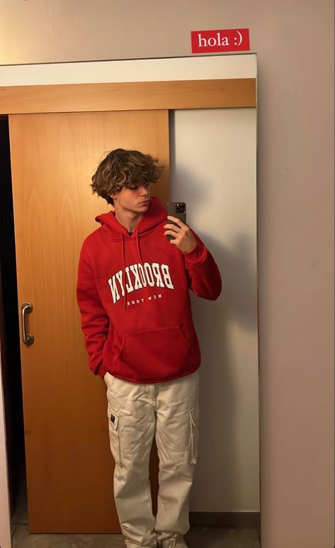 Mens Red Hoodie Outfit, Baseball Boys Outfit, Cute Red Heads Guys, Mens Clothing Styles Baggy, Instagram Pose Ideas Guys, Baseball Guys With Fluffy Hair, Hot Fluffy Hair Guy, Cargo Baggy Pants Outfit, Cream Hoodie Outfit Men