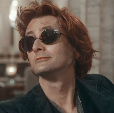 Good Omens Book, Medium Long Hair, Good Omens, Michael Sheen, Neil Gaiman, Angels And Demons, Medium Long, Cultura Pop, Serie Tv