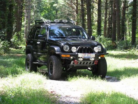 Jeep Liberty Lifted, Jeep Liberty Renegade, Jeep Garage, Jeep Guys, Jeep Liberty Sport, Suv Accessories, Jeep Bumpers, Jeep Photos, Jeep Mods