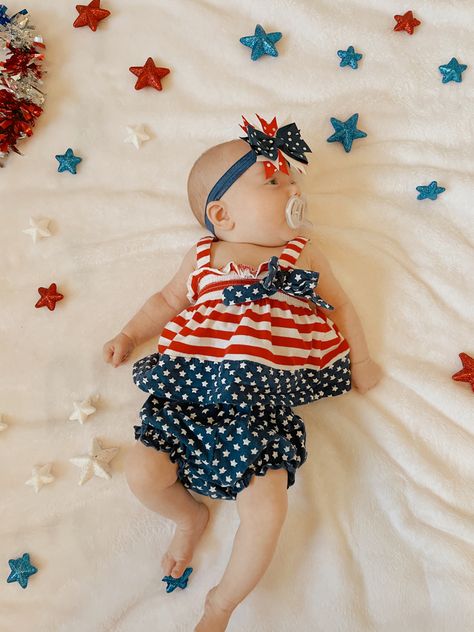 Forth Of July Baby Photo, Newborn Fourth Of July Pictures, 4th Of July Pictures Baby, Fourth Of July Milestone Picture, 4th Of July Newborn Pictures, Fourth Of July Photoshoot Ideas, July Monthly Baby Pictures, Fourth Of July Baby Photoshoot, July Milestone Picture Ideas