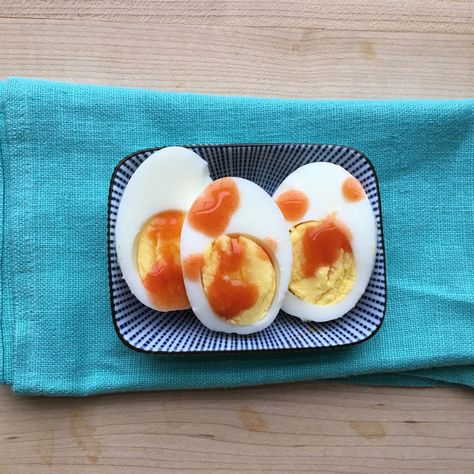 Egg Sauce Recipe, Egg Dip, Egg Sauce, Hot Sauce Recipe, Star Snacks, Chicken Honey, Menu Simple, Hard Boiled Egg, Breakfast Low Carb