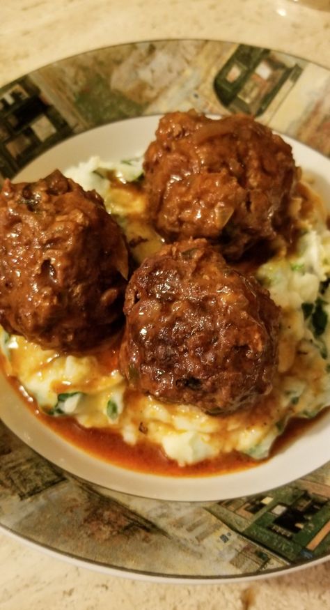 Easy Dinner Recipes With Mashed Potatoes, Main Dishes For Dinner Beef, Wine Meatballs, Braised Meatballs, Wine Gravy, Red Wine Gravy, Meatball Recipes Easy, Italian Meatballs, How To Cook Potatoes