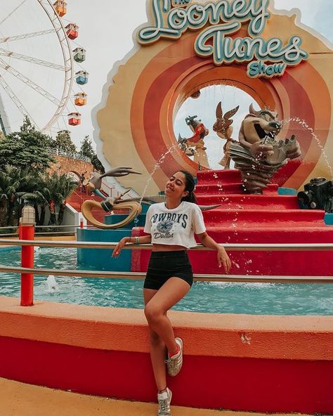 Deborah Mingrone (@missmingrone) • Instagram photos and videos Water Park Ideas, Hopi Hari, Twisted Disney Princesses, Wheel In The Sky, Feeling Alive, Travel Pose, Park Photography, Cute Instagram Pictures, Beach Park