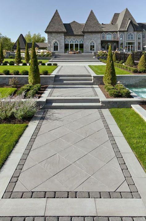 Diy Patio Pavers, Pavers Backyard, Walkway Landscaping, Concrete Patio Designs, Paving Design, Patio Pavers Design, Walkway Design, Pathway Landscaping, Paver Walkway