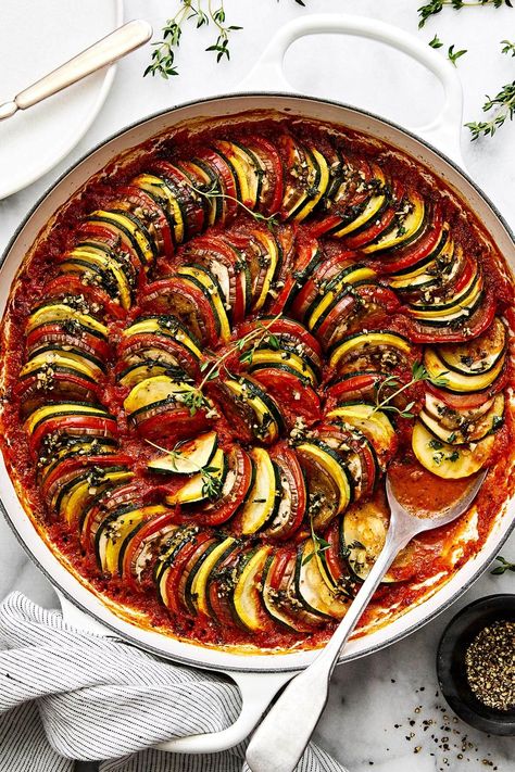 Ratatouille Vegetarian Dishes Dinner Healthy, Main Dish Vegetable Recipes, Veg Italian Recipes Dinners, Zucchini Recipes Vegetarian, Italian Summer Dishes, Dinner Ideas For Group, Italian Vegetables Sides, Vegetarian French Recipes, Dinner Party Vegetarian