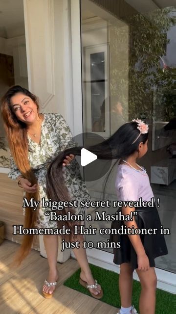 Saloni Khurana on Instagram: "Share it with your loved ones.  Homemade easy Hair Conditioner in just 10 mins !  Ingredients : Okra/Bhindi Aloe Vera  Rice  Flaxseeds   Benefits :  This Homemade conditioner will leave your hair ; Soft  Shiny as gloss  Silky  Smooth  Frizzfree Easy to manage  Healthy  Strong   Try and thank me later ♥️  Haircare , haircaretips , hairgrowth , homemade recipe , homemade conditioner , longest hair , long hair , healthy hair , healthy scalp , Ayurveda , Ayurvedic recipe , hairfall , stop hairfall   Healthy hair ! Happy us !  #thelonghairgirl #thelonghairgirl13 #sahibathelonghairgirl" Silky Hair How To Get, Homemade Conditioner Recipes, Soft Hair Remedies, How To Get Silky Smooth Hair, Silky Hair Remedies, Smooth Hair Remedies, How To Get Long Hair, Conditioner Homemade, Long Hair Remedies