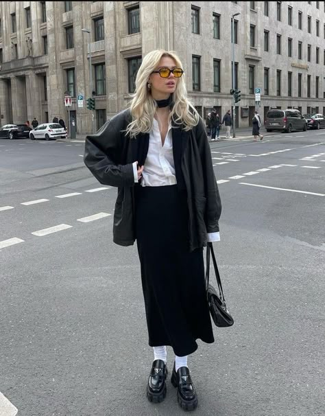 Navy Oversized Blazer, Linda Sza, Black Skirt Outfits, Sheer Black Tights, Burgundy Tie, Buttoned Shirt, Maxi Skirt Outfits, Rock Outfit, Black Maxi Skirt