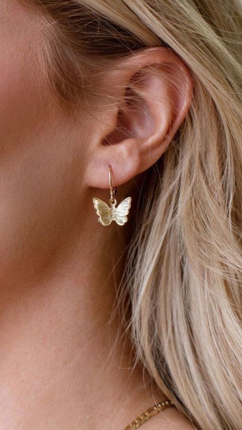 Silver Queens Royal Elite, Silver Queens, Tiffany Gold, Royal Elite Series, Small Earrings Gold, Earring Inspo, Dainty Gold Earrings, Fingerprint Necklace, Butterfly Earring