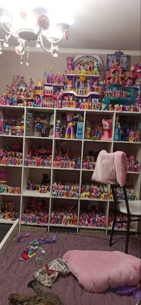 Mlp Toy Collection, My Little Pony Nostalgia, Mlp Room, Mlp Dolls, My Little Pony Aesthetic, My Little Pony Bedroom, Mlp Collection, Lps Collection, Mlp Toys