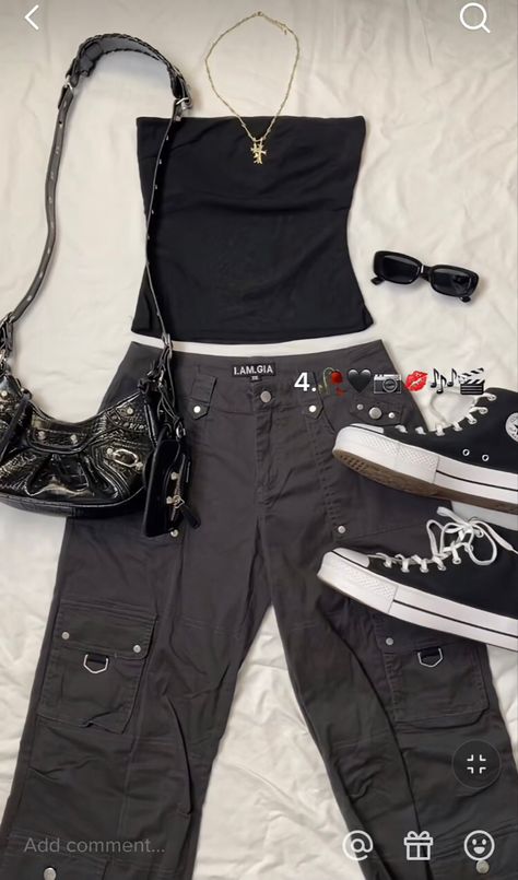 Streetstyle Aesthetic Outfits, Tiktok Clothes, Hair Color Brown, Tiktok Fashion, Brown Hairstyles, Aesthetic Tiktok, 2000s Fashion Outfits, Swaggy Outfits, Fashion Streetwear