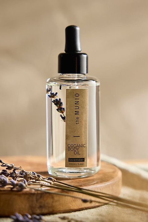 Fragranced with natural, hand-picked botanicals, this moisturizing body oil is blended with organic coconut and inca omega oil. Rich in vitamin E, it represents an important source of antioxidants to protect the skin from the effects of free radicals and thus combat the signs of aging. Scent Notes Green: Earthy and woody with notes of patchouli, sandalwood, and cloves. Crafted with hand-picked moss. Yellow: Wild and floral with sweet notes of bergamot, geranium, rose, and palmarosa. Crafted with Lavender Body Products, Face Oil Packaging, Flora Photoshoot, Perfume Oil Packaging, Body Oil Packaging, Labeling Ideas, Soap Photography, Skincare Lifestyle, Moisturizing Body Oil