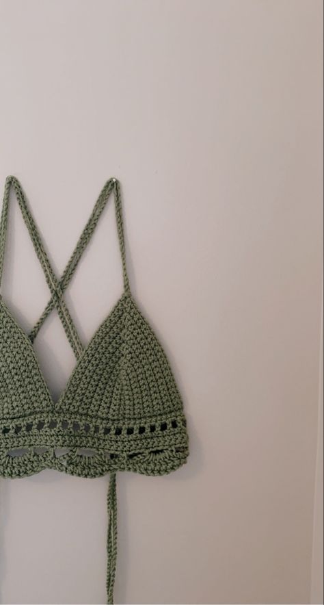 Green Top Crochet, Green Crochet Top, Crochet Bustier, Summer Crochet Top, Top A Crochet, Crochet Lovey, Crochet Stitches Guide, Embroidery Lessons, Crochet Knit Stitches