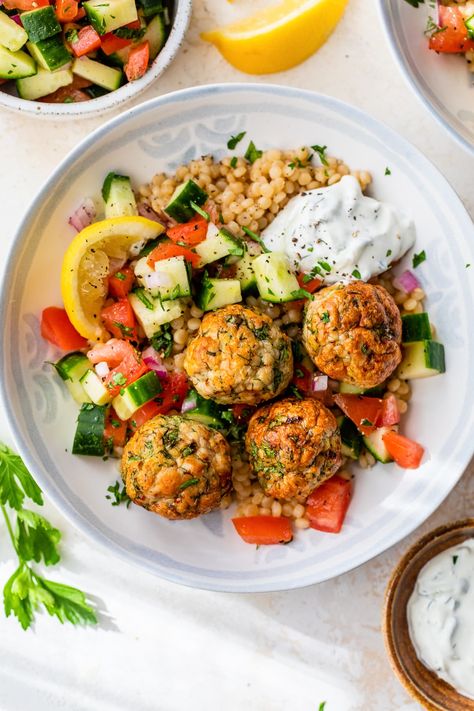 Mediterranean Meatball Bowl Ground Turkey Meatball Recipes, Meatball Bowl, Mediterranean Meatballs, Italian Turkey Meatballs, Greek Turkey Meatballs, Ground Turkey Meatballs, Mediterranean Bowls, Skinny Taste Recipes, Turkey Meatballs