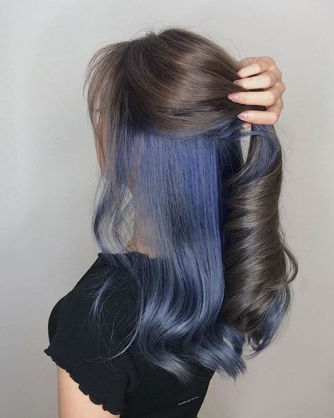 Underneath Dyed Hair, Under Hair Color, Hidden Hair Color, Underneath Hair, Hair Color Underneath, Peekaboo Hair, Hair Color Streaks, Fesyen Rambut, Dyed Hair Inspiration