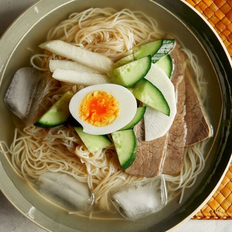 Naengmyeon Recipe, Mul Naengmyeon, Kimchi Recipe Ideas, Kimchi Soup Recipe, Kimchi Soup, Radish Kimchi, Naengmyeon, Korean Soup, Korean Grocery