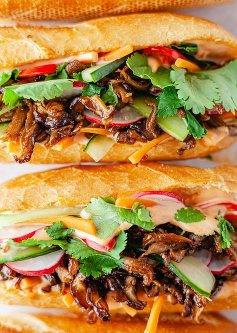 Veggie Bahn Mi Sandwich, Mushroom Banh Mi, Vegetarian Cafe Food, Vegan Ban Mi, Bahn Mi Vegan, Vegetarian Bahn Mi Sandwich, Vegetarian Banh Mi, Vegan Banh Mi Sandwich, Banh Mi Vegetarian