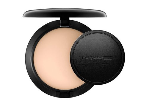 Difference Between Loose Powder, Pressed Powder and Two Way Cake – Makeup For Life 2007 Makeup, Mac Makeup Foundation, Cake Makeup, Best Makeup Brands, Makeup Mac, Makeup Powder, Concealer Makeup, Translucent Powder, Skin Imperfection