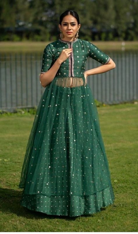 Long Blouse Designs, Simple Frock Design, Long Frock Designs, Gown Party Wear, Long Gown Design, Lehenga Designs Simple, Fashionable Saree Blouse Designs, Party Wear Gown, Green Lehenga