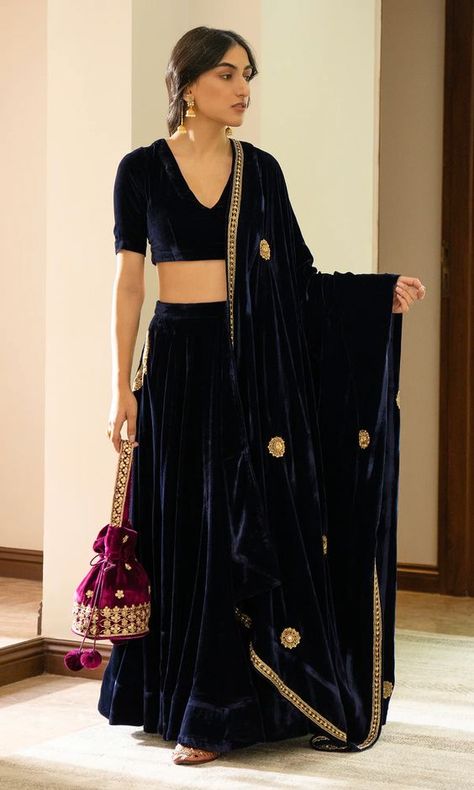 Velvet Blouse Designs For Lehanga, Royal Blue Velvet Lehenga, Velvet Saree Royals, Velvet Lehnga Designs Latest, Velvet Lehenga Blouse, Lahenga Ideas, Velvet Blouse Designs Indian, Blue Velvet Lehenga, Lehengas Designs