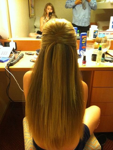 Gorgeous Hair Updo Straight Formal Hairstyles, Straight Prom Hair, Hairstyles For Long Straight Hair, Straight Hairstyles Medium, Prom Hair Down, Hoco Hairstyles, Long Blonde, Long Straight Hair, Prom Hairstyles