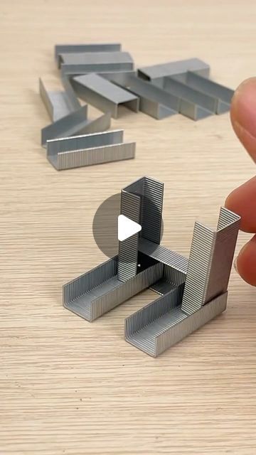 Staple Crafts, Cool Cardboard Crafts, Small Craft Ideas, Metal Crafts Diy, 2024 Tips, Life Hacks Videos, Diy Craft Hacks, Cool Hacks, Art From Recycled Materials