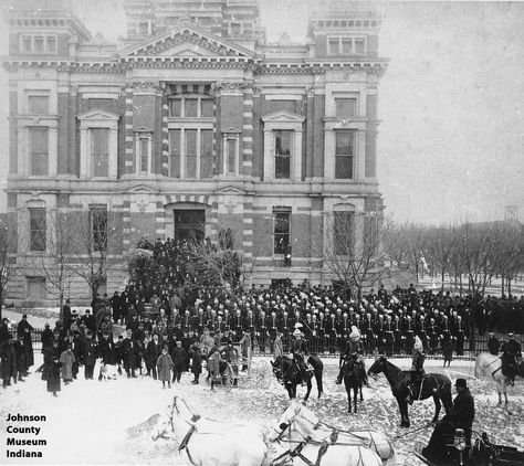 Johnson County Courthouse, c. 1895. Note the iron fence around the lawn, which is no longer there. Franklin Indiana, Learn History, Johnson County, Ohio River, Iron Fence, Haunted Places, Lake Michigan, Genealogy, Old World