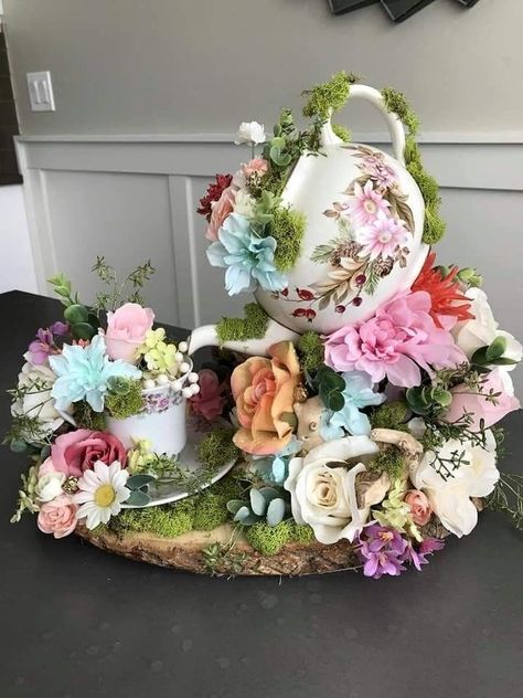 Teapot Centerpiece, Teapot Decorations, Tea Party Centerpieces, Tea Cup Centerpieces, Cup And Saucer Crafts, Teapot Crafts, Wonderland Garden, Floating Tea Cup, Teapot Decor