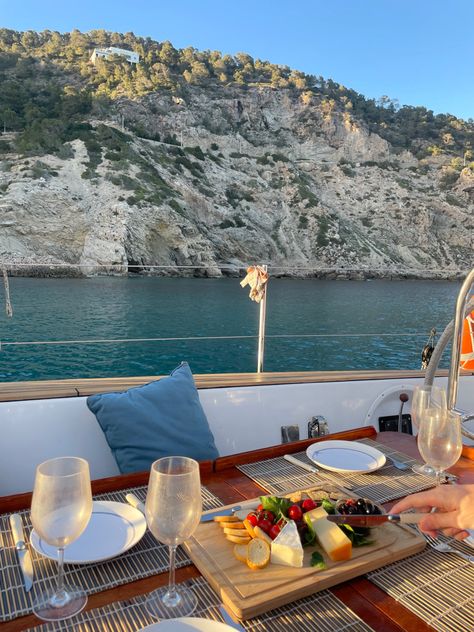 Yacht Aesthetic, Yachts Girl, Yacht Week, Spain Aesthetic, Ibiza Spain, Yacht Life, On A Boat, Summer Dinner, Dream Lifestyle