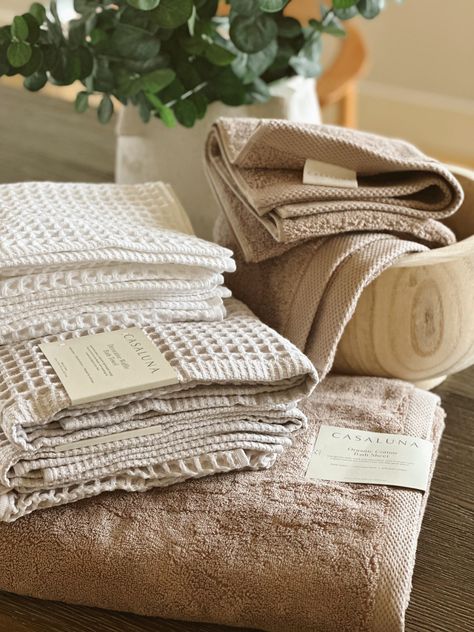 Casaluna Organic Towels and Waffle Towels Review Waffle Towels, Bathroom Oasis, Calming Scents, Glam Girl, Luxury Towels, Relaxing Bath, Bath Sheets, Waffle Weave, So Excited