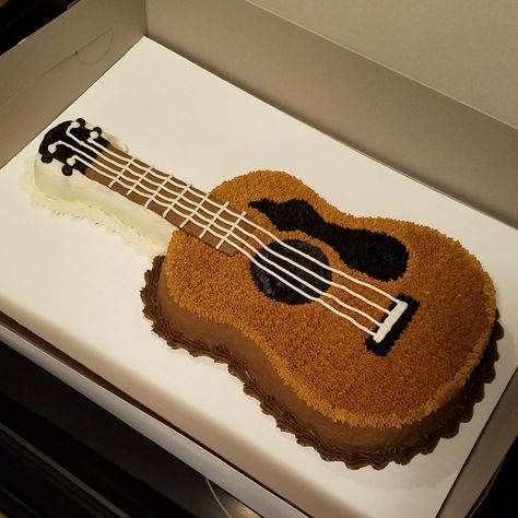 Acoustic guitar cake How To Make A Guitar Cake, Guitar Bday Cake, Guitar Cakes For Men Birthday, Guitar Shaped Cake, Guitar Themed Cake, Guitar Cake Ideas Birthday, Guitar Cakes For Men, Guitar Cake Ideas, Birthday Cake Guitar