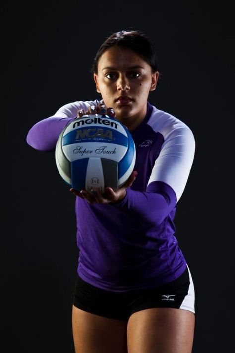 #volleyball #volleyball #aesthetic Volleyball Action Shots Senior Pics, Volleyball Media Day Poses, Volleyball Portraits, Volleyball Media Day, Volleyball Banners, Volleyball Picture, Volleyball Team Photos, Dynamic Photography, Senior Volleyball