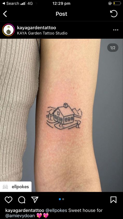 Childhood House Tattoo, Farmhouse Tattoo, Childhood Home Tattoo, House Tattoos, Ems Tattoos, Tattoos 2024, House Doodle, Berlin Tattoo, House Tattoo