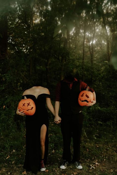 Creative Pumpkin Head Couples Photoshoot IdeasCapture the spooky season with a fun and creative pumpkin head couples photoshoot. Perfect for adding a unique twist to your Halloween memories! 🎃📸✨ #PumpkinHead #CouplesPhotoshoot #HalloweenInspiration #SpookySeason #CreativePhotography Pumpkin Head Bride And Groom, Spooky Anniversary Photos, Spooky Season Couple Pictures, Spicy Halloween Photoshoot Couple, Engagement Photos Spooky, Photoshoot Man And Woman, Spooky Halloween Couple Photoshoot, Halloween Engagement Photos, Spooky Engagement Photos