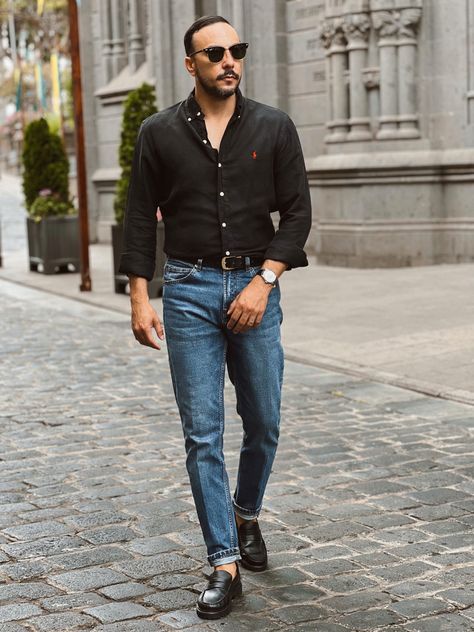 #fashion #ootd #menswear #menstyle #moda Men Black Loafers Outfit, Loafers Outfit Men Casual, Jeans With Loafers, Leather Loafers Outfit, Denim Combination, Penny Loafers Outfit, Loafers Men Outfit, Business Casual Attire For Men, Mens Dress Outfits