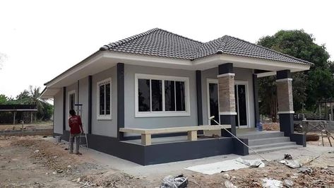 Rumah Banglo, Philippines House Design, Gray House Exterior, Bungalow Style House, Bungalow Style House Plans, House Roof Design, Small House Design Exterior, Modern Bungalow House, Building House Plans Designs