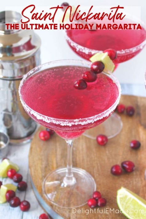 Holiday Margaritas, Christmas Margarita, Christmas Drinks Alcohol Recipes, Cocktail Margarita, Cranberry Margarita, Christmas Drinks Alcohol, Apple Cider Cocktail, Drinks Alcohol, Cocktail Drinks Recipes