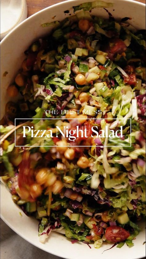 Mixed Salad, Salad Greens, Eat Salad, Black Olives, Keto Food, Think Food, Sun Dried Tomatoes, Wine Vinegar, Pizza Night