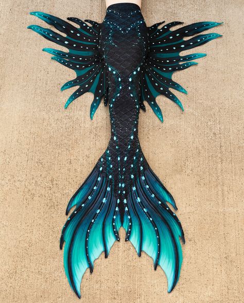 Lionfish Mermaid Tail, Mermaid Tails Aesthetic, Fake Mermaid Tails, Siren Tail Aesthetic, Fantasy Mermaid Tail, Mermaid Tail Designs, Finfolk Mermaid Tails, Mermaid Tail Aesthetic, Black Mermaid Tail