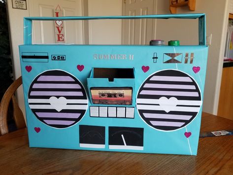 Valentine Card Box Boombox for my 9  year old girl. Valentines Day Box Aesthetic, Radio Valentines Boxes, Boom Box Valentine Box Ideas, Jukebox Valentine Box Ideas, Valentines Day Boxes Ideas, Valentine Box Girl, Diy Valentine Box Ideas, Diy Boombox Projects, Funny Valentine Box Ideas