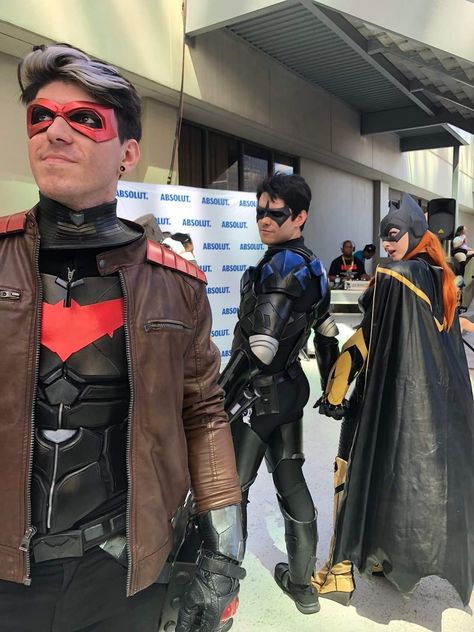 Nightwing Cosplay, Dc Costumes, Robin Cosplay, Superhero Memes, Superhero Cosplay, Dc Cosplay, Cosplay Armor, Batman The Animated Series, Dc Comics Superheroes