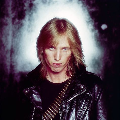 Tom Petty photographed by Ed Caraeff in 1976. Michael Nesmith, Classic Rock And Roll, Tom Petty, Black Flag, Van Halen, Foo Fighters, Led Zeppelin, Classic Rock, Record Producer