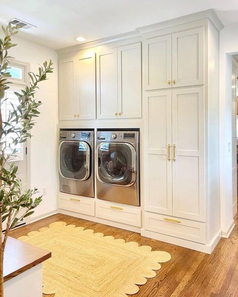 Utility Mudroom, Stacked Laundry Room, Pantry Laundry Room, Laundry Room Wallpaper, Pantry Laundry, Laundry Room Wall Decor, Dream Laundry Room, Mudroom Laundry Room, Laundry Room Layouts